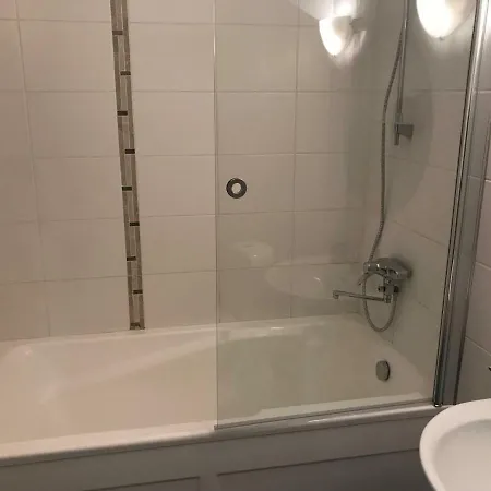 V.reimani Apartment *